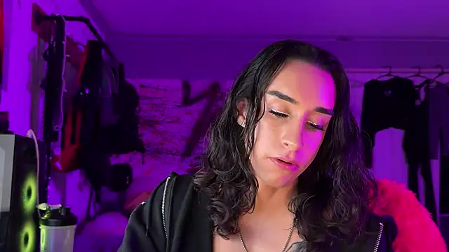 xoFrankie online show from 11-26-25, 03:40