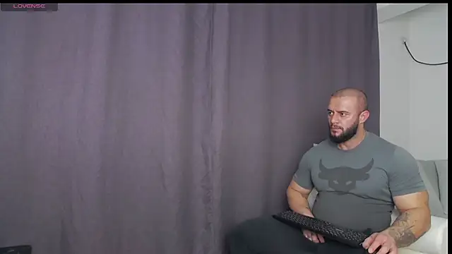 RickyMiami1 online show from 11-05-25, 06:08