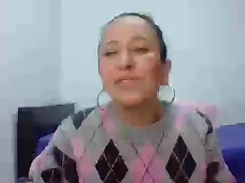 Snapshot of leah_susman chatting on 09-23-25, 01:41 leah susman online show from 09-23-25, 01:41