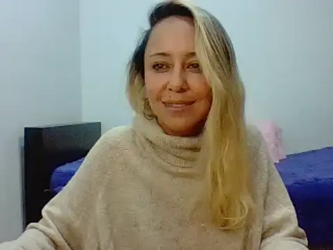 Snapshot of leah_susman chatting on 09-26-25, 01:53 leah susman online show from 09-26-25, 01:53