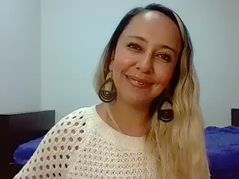 Snapshot of leah_susman chatting on 10-09-25, 02:31 leah susman online show from 10-09-25, 02:31