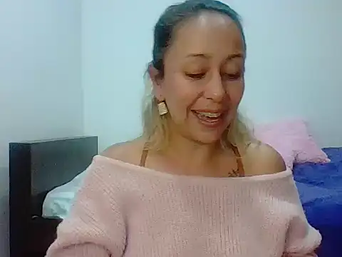 Snapshot of leah_susman chatting on 12-05-25, 01:47 leah susman online show from 12-05-25, 01:47