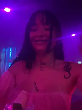 Snapshot of saraycat_ chatting on 10-26-25, 04:07 saraycat  online show from 10-26-25, 04:07