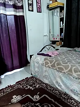 Snapshot of Beautiful_couple_70 chatting on 09-27-25, 01:43 Beautiful couple 70 online show from 09-27-25, 01:43