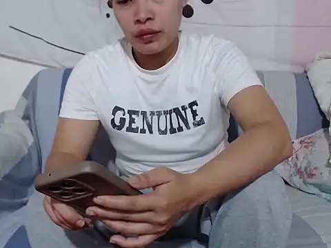 Hotbhebs online show from 10-27-25, 08:18