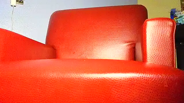 Snapshot of CinnaCakesss chatting on 12-19-25, 02:35 CinnaCakesss online show from 12-19-25, 02:35