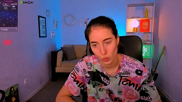 Snapshot of khloebeauty chatting on 11-12-25, 08:08 khloebeauty online show from 11-12-25, 08:08