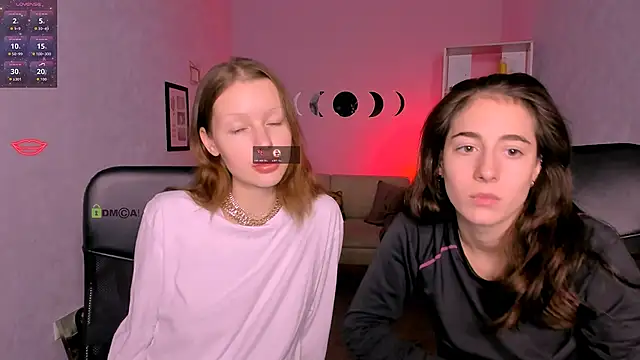 Snapshot of khloebeauty chatting on 11-14-25, 08:07 khloebeauty online show from 11-14-25, 08:07