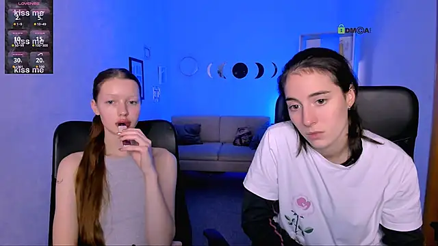 Snapshot of khloebeauty chatting on 11-19-25, 08:20 khloebeauty online show from 11-19-25, 08:20