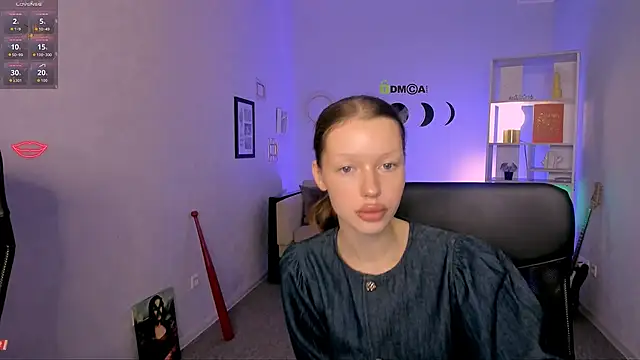 Snapshot of khloebeauty chatting on 11-22-25, 08:08 khloebeauty online show from 11-22-25, 08:08