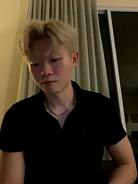 Snapshot of zachlee_69 chatting on 12-14-25, 06:45 zachlee 69 online show from 12-14-25, 06:45