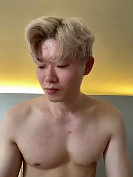 Snapshot of zachlee_69 chatting on 12-19-25, 05:47 zachlee 69 online show from 12-19-25, 05:47