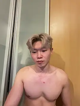 Snapshot of zachlee_69 chatting on 03-15-26, 05:52 zachlee 69 online show from 03-15-26, 05:52