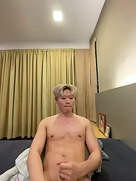 Snapshot of zachlee_69 chatting on 04-04-26, 05:32 zachlee 69 online show from 04-04-26, 05:32