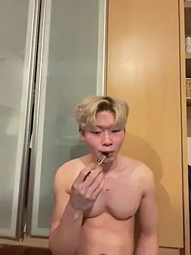 Snapshot of zachlee_69 chatting on 04-07-26, 05:57 zachlee 69 online show from 04-07-26, 05:57