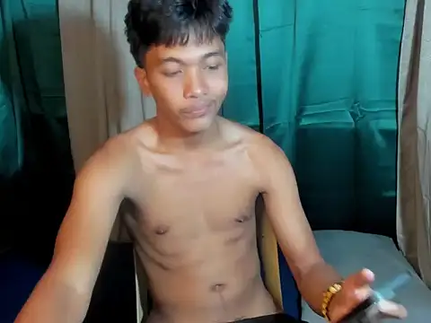 chris hot asian loverboy online show from 03-31-26, 06:47