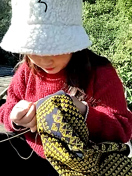 lusy-000 online show from 11-26-25, 02:01