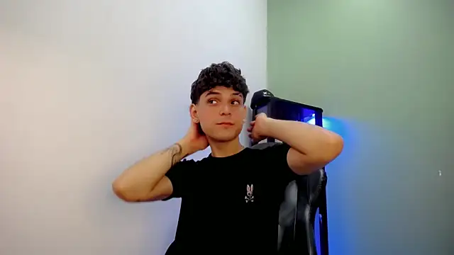 dilan hott  online show from 12-04-25, 05:32