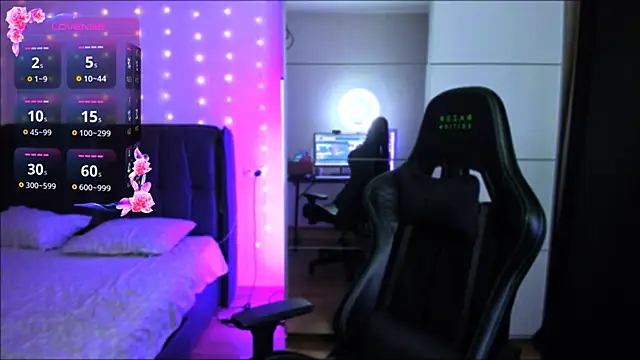 Snapshot of Veronica_Larsson chatting on 11-29-25, 07:17 Veronica Larsson online show from 11-29-25, 07:17