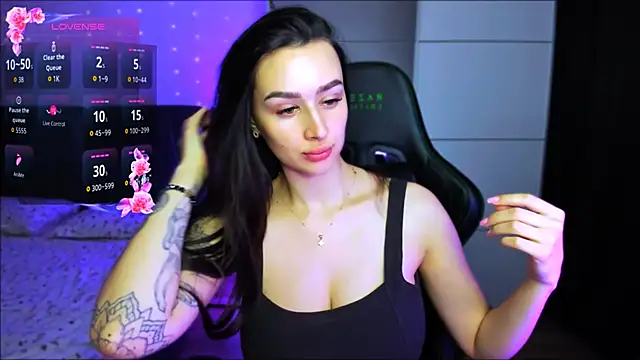 Snapshot of Veronica_Larsson chatting on 12-15-25, 04:28 Veronica Larsson online show from 12-15-25, 04:28