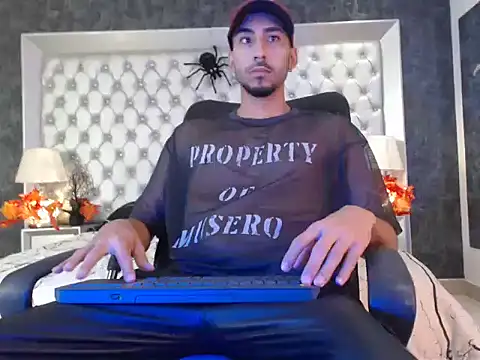 Snapshot of JhosuaCollins_ chatting on 10-14-25, 07:47 JhosuaCollins  online show from 10-14-25, 07:47