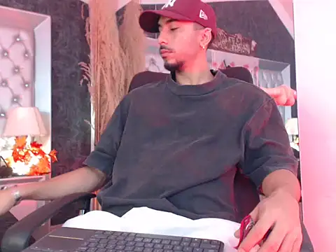 Snapshot of JhosuaCollins_ chatting on 10-18-25, 01:12 JhosuaCollins  online show from 10-18-25, 01:12