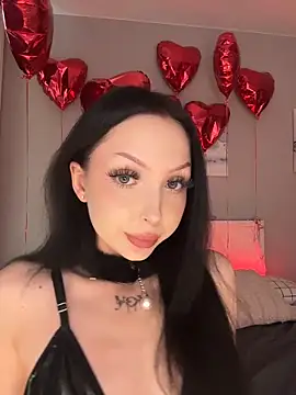 Lina Thornton  online show from 06-17-26, 11:34
