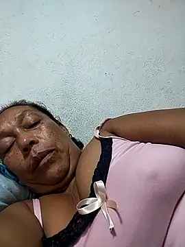 Snapshot of Naomi-Mature chatting on 09-24-25, 09:01 Naomi-Mature online show from 09-24-25, 09:01
