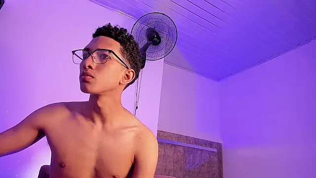 Snapshot of Cj_davis_ chatting on 09-14-25, 12:48 Cj davis online show from 09-14-25, 12:48