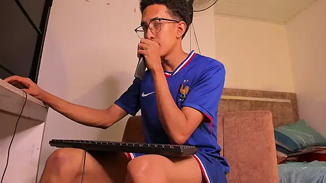 Snapshot of Cj_davis_ chatting on 10-05-25, 04:33 Cj davis online show from 10-05-25, 04:33