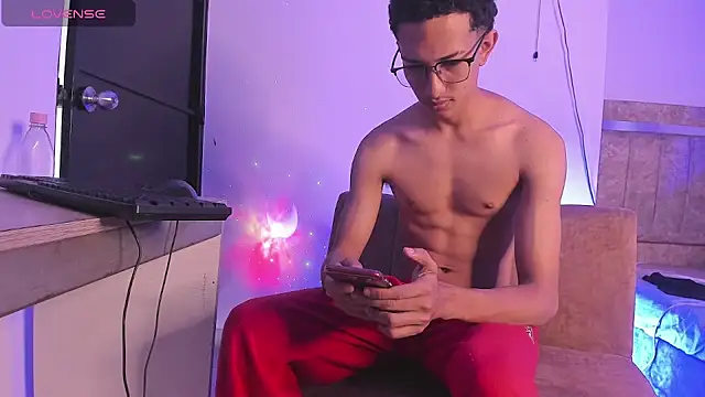 Snapshot of Cj_davis_ chatting on 10-12-25, 08:08 Cj davis online show from 10-12-25, 08:08