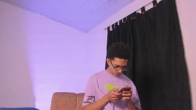 Snapshot of Cj_davis_ chatting on 10-18-25, 05:54 Cj davis online show from 10-18-25, 05:54