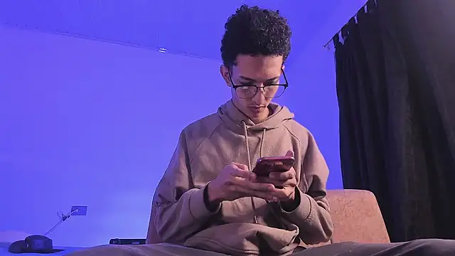 Snapshot of Cj_davis_ chatting on 10-20-25, 05:41 Cj davis online show from 10-20-25, 05:41