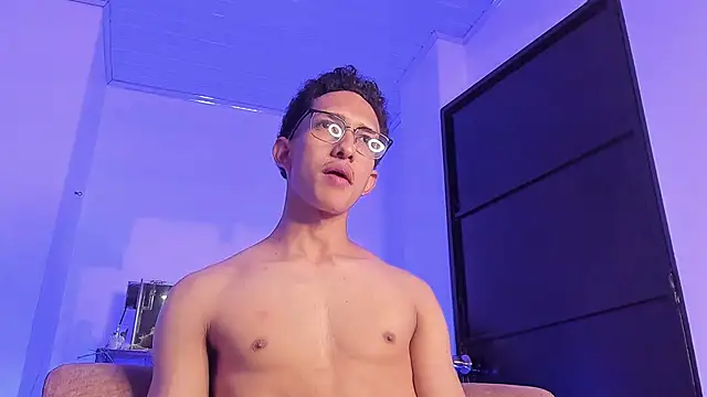 Snapshot of Cj_davis_ chatting on 11-13-25, 04:00 Cj davis online show from 11-13-25, 04:00