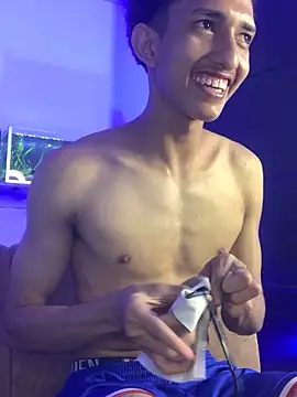 Snapshot of Cj_davis_ chatting on 11-20-25, 04:23 Cj davis online show from 11-20-25, 04:23