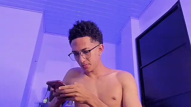 Snapshot of Cj_davis_ chatting on 11-26-25, 01:45 Cj davis online show from 11-26-25, 01:45