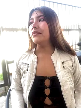 Jasmin Pink online show from 10-21-25, 01:34