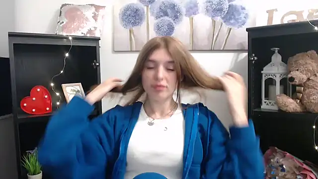 Snapshot of JuiceLips__ chatting on 10-07-25, 02:36 JuiceLips online show from 10-07-25, 02:36