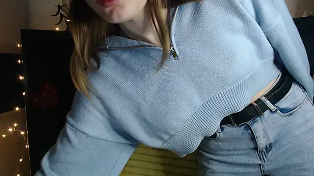 Snapshot of JuiceLips__ chatting on 11-10-25, 05:12 JuiceLips online show from 11-10-25, 05:12