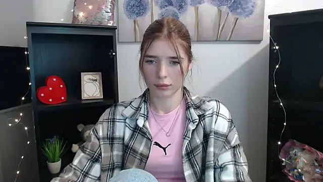 Snapshot of JuiceLips__ chatting on 11-19-25, 01:55 JuiceLips online show from 11-19-25, 01:55