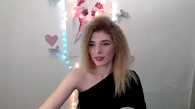 Snapshot of JuiceLips__ chatting on 11-28-25, 01:25 JuiceLips online show from 11-28-25, 01:25