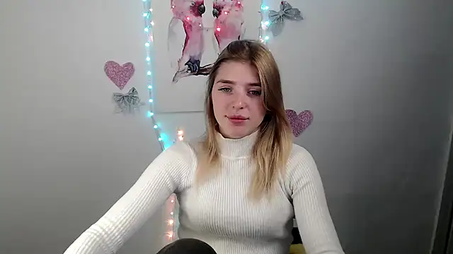 Snapshot of JuiceLips__ chatting on 12-01-25, 02:11 JuiceLips online show from 12-01-25, 02:11