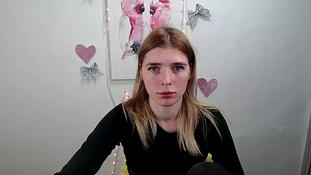 Snapshot of JuiceLips__ chatting on 12-02-25, 02:23 JuiceLips online show from 12-02-25, 02:23