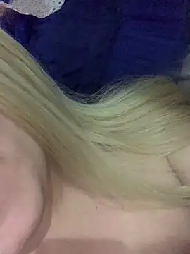 Snapshot of loiragoxtosinnha chatting on 10-25-25, 01:02 loiragoxtosinnha online show from 10-25-25, 01:02