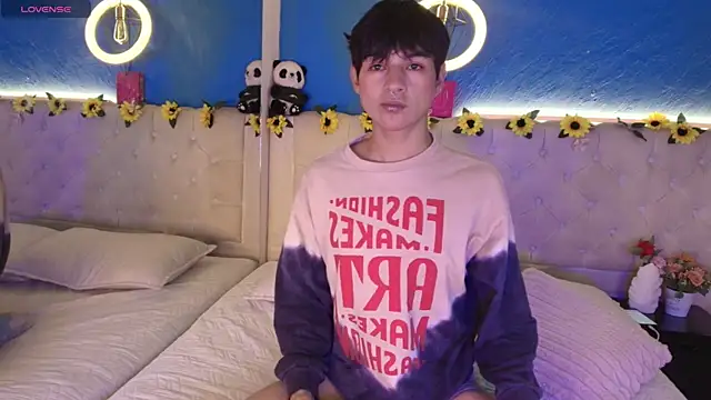 AleAurarashi online show from 03-29-26, 08:14