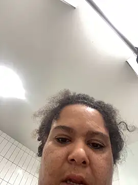 Snapshot of wishuhope4 chatting on 10-17-25, 08:17 wishuhope4 online show from 10-17-25, 08:17