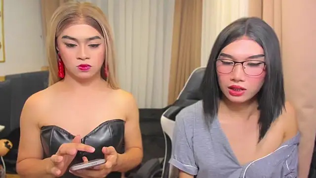 MaxCollins online show from 12-18-25, 08:15