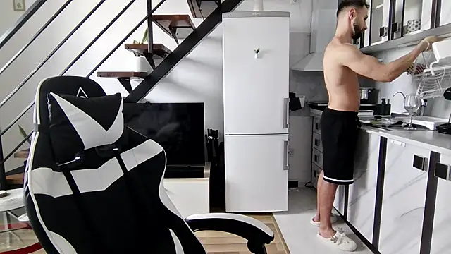 Snapshot of RyanStorm_ chatting on 10-07-25, 12:35 RyanStorm online show from 10-07-25, 12:35