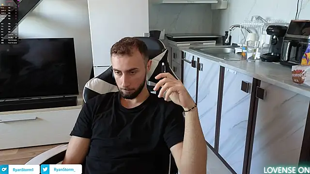 Snapshot of RyanStorm_ chatting on 10-16-25, 09:10 RyanStorm online show from 10-16-25, 09:10