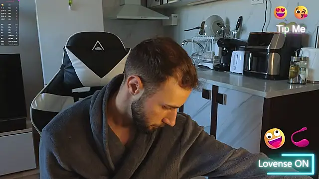 Snapshot of RyanStorm_ chatting on 10-20-25, 01:22 RyanStorm online show from 10-20-25, 01:22